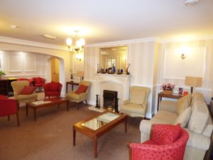 COMMUNAL LOUNGE- click for photo gallery